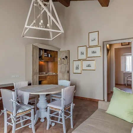 Отель Casale Le Torri 3*